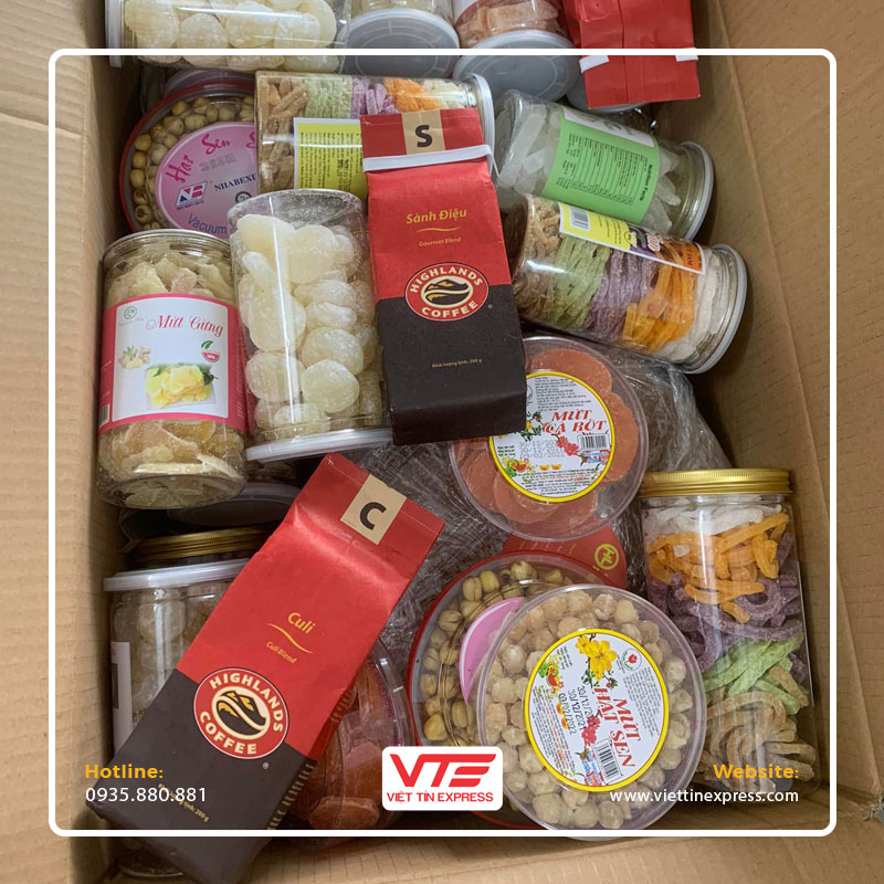 Gửi bánh mứt kẹo cà phê đi Mỹ