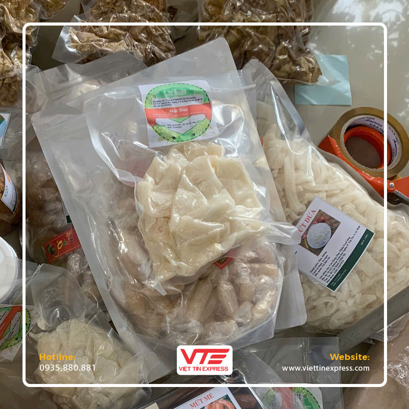 Gửi mứt dừa đi Mỹ