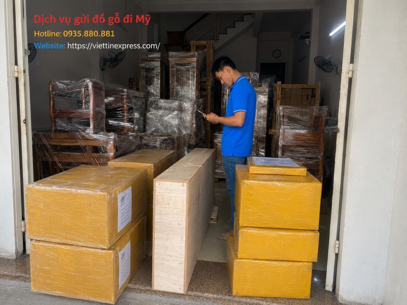 Gửi đồ gỗ đi Mỹ an toàn, đóng gói chắc chắn