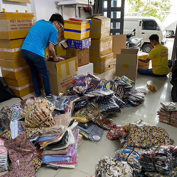 Gửi quần áo đi Mỹ